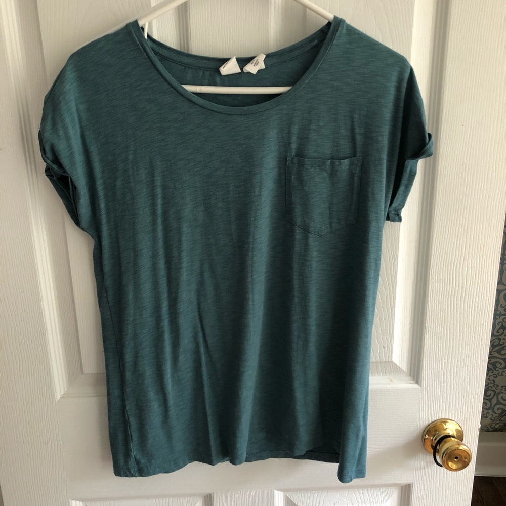Pocket tee size small